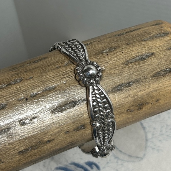 Brighton City of Lights Bangle Bracelet Silver Plated Retired Signed - Picture 3 of 12